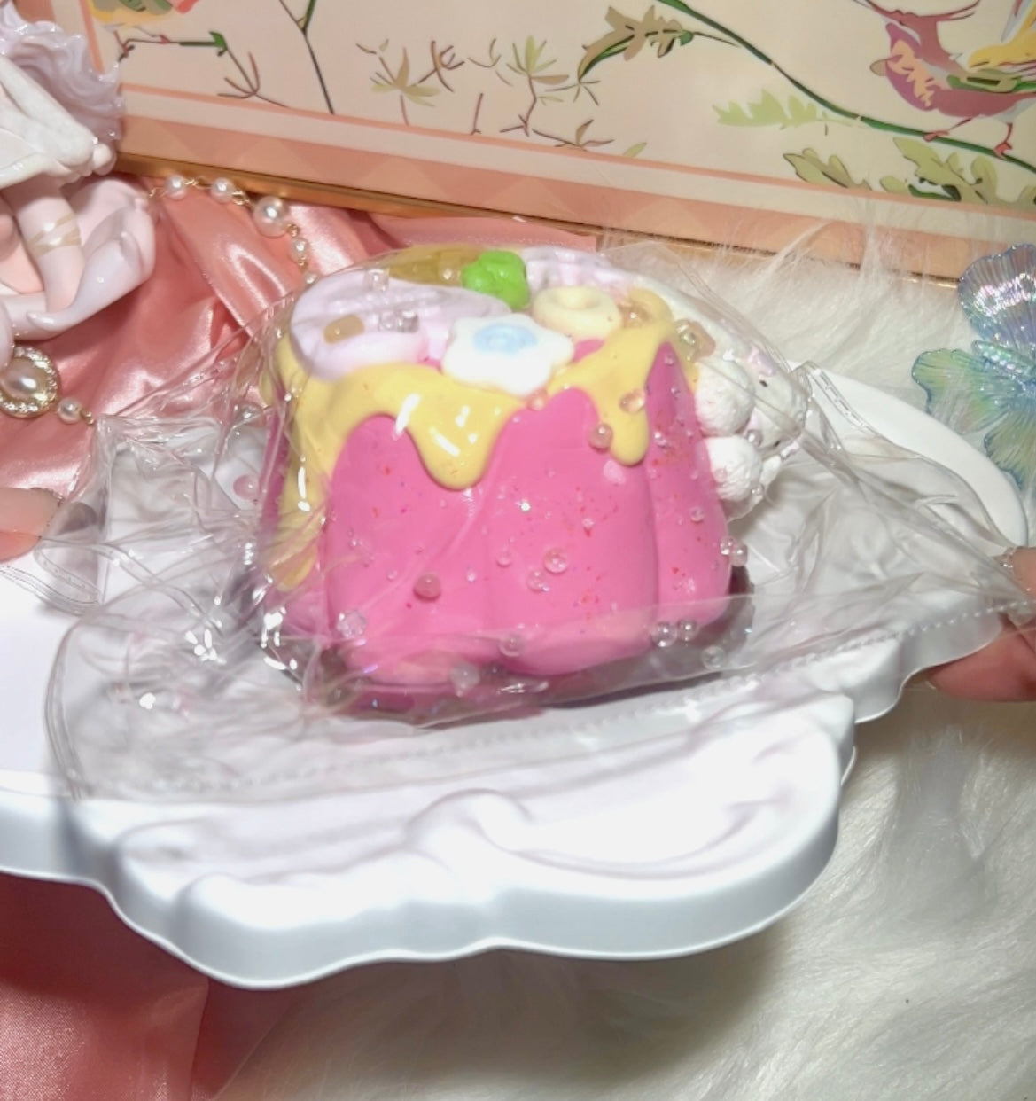 【DORO】【Doro】ぺたんこウサギソースプリン スクイーズ｜バタークリーム質感｜Squishy Toy｜Yellow×Pink