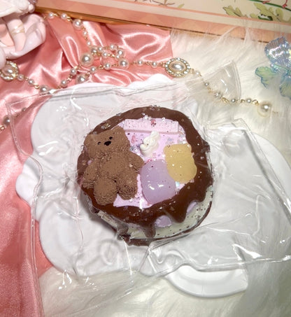 【DORO】くまソース丸ケーキ スクイーズ｜バタークリーム感｜もちもち触感｜Purple